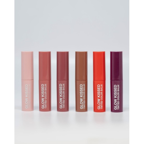 Balsam de buze colorat cu efect luminos